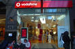 4:59PM tại cửa hàng Auckland, New Zealand: Chúng tôi tìm gặp người đàn ông đầu tiên trên thế giới sẽ được sở hữu iPhone 3G. 