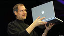 Steve Jobs bắt tay với hãng IBM và Motorola để tạo ra con chip được sử dụng trong máy tính xách tay Powerbook. Ông cũng thôi không cho các hãng sản xuất phần cứng máy tính được phép sử dụng hệ điều hành của công ty ông. 