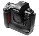 Năm 1999, Nikon D1 độ phân giải 2,7 Mpx cung cấp chất lượng hình ảnh đáp ứng nhu cầu của phóng viên ảnh. Nikon D1 và các dòng máy máy DSLR từ Fujifilm và Canon đã chấm dứt triều đại của Kodak trong dòng máy DSLR chuyên nghiệp. 