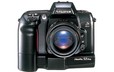 Năm 2000, Fujifilm Finepix S1 Pro. Fujifilm gọi mẫu máy này là một máy ảnh chuyên nghiệp S1 với nhiều tính năng thiết lập dễ cho người chụp ảnh nghiệp dư tiếp cận sử dụng. 