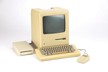 9. Máy Macintosh của Gene Roddenberry: Nhà sáng tạo nên loạt phim Star Trek cũng là một fan trung thành đối với các sản phẩm của Apple. Chiếc máy Macintosh 128K của ông đã được bán đấu giá vào năm 2009 trong một chương trình được tổ chức tại Hollywood với mức giá yêu cầu nằm trong khoảng 800 - 1200 USD. 